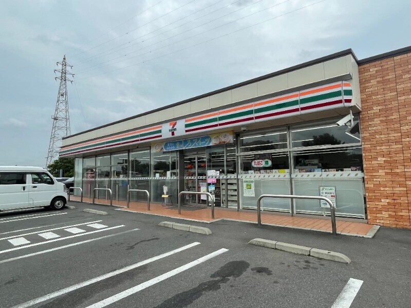 コンビニ　セブン-イレブン 倉敷玉島阿賀崎店（コンビニ）まで702m