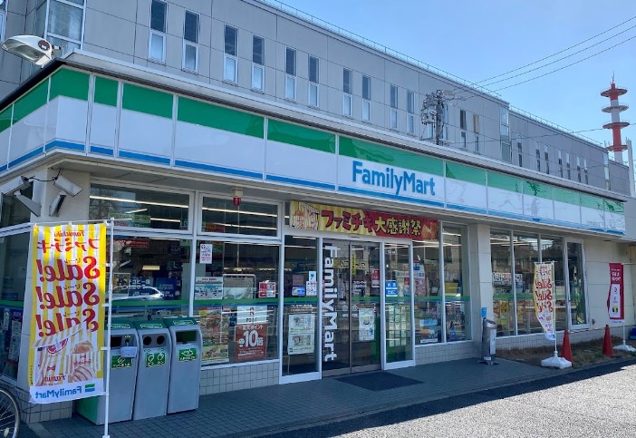 コンビニ　ファミリーマート 近鉄烏森駅前店（コンビニ）まで452m