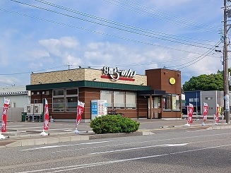 飲食店　８番らーめん 松任駅北口店（飲食店）まで900m