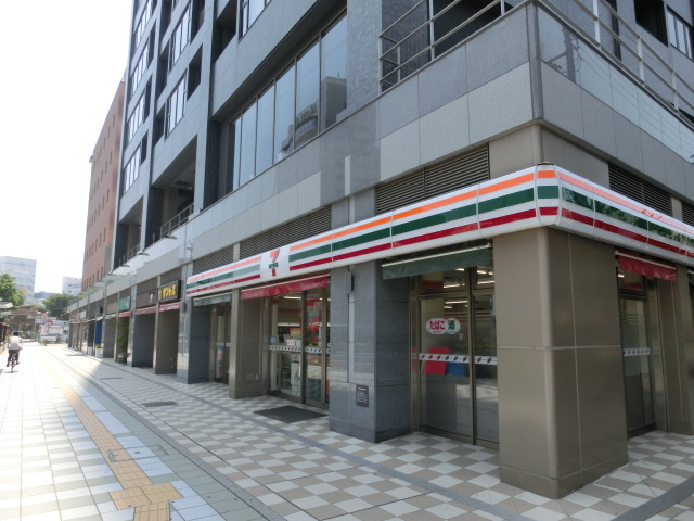 コンビニ　セブンイレブン 浜松板屋町店（コンビニ）まで125m