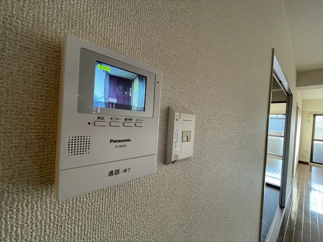 セキュリティ　同建物別部屋の写真になります。