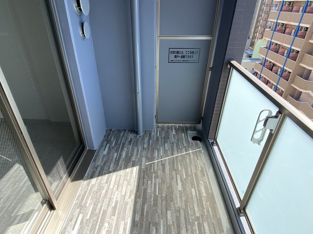 バルコニー　バルコニーからの眺めを楽しみながら食事をしませんか