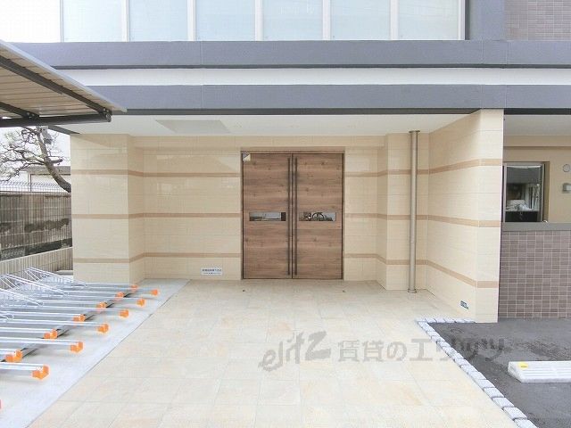 エントランス　エントランス