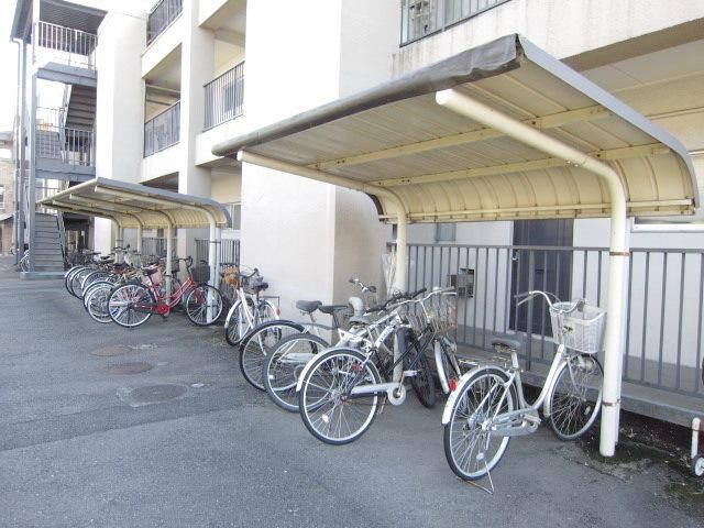 その他共有部分　★屋根付き駐輪場です★