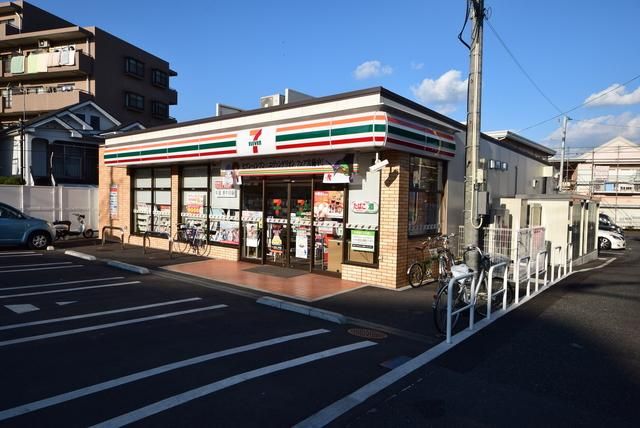 コンビニ　セブンイレブン（コンビニ）まで467m