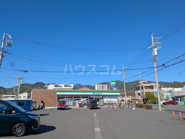 コンビニ　ファミリーマート　清水石川店（コンビニ）まで242m
