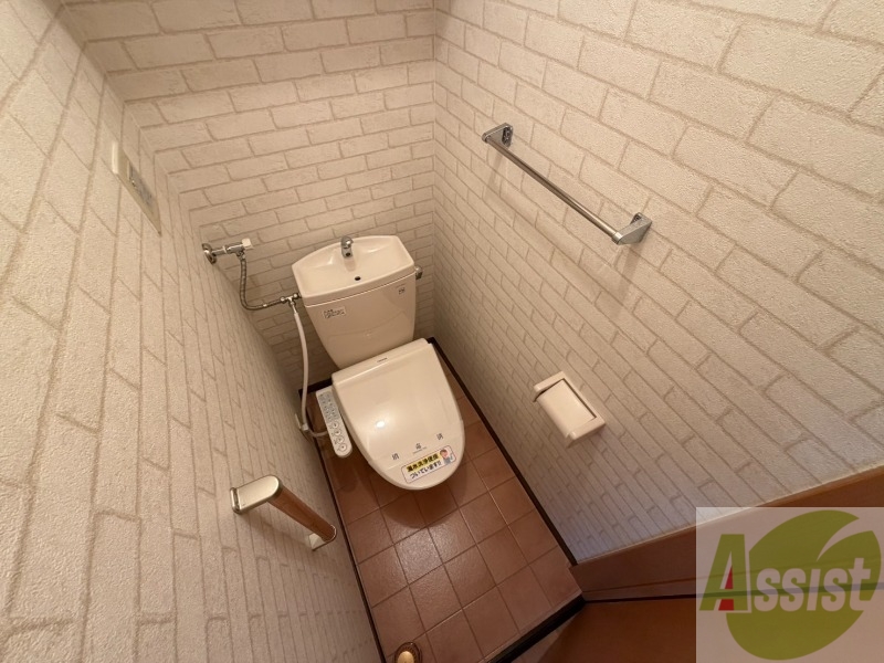 トイレ　こちらはトイレです。清潔感があり、安心して使用できます。