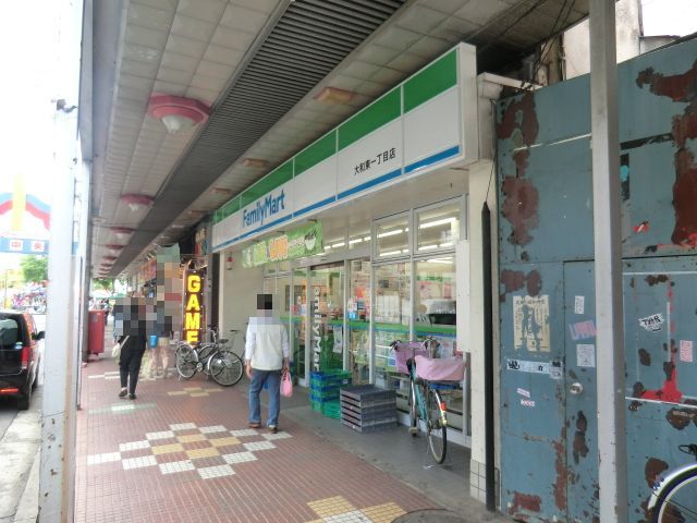 コンビニ　ファミリーマート（コンビニ）まで384m
