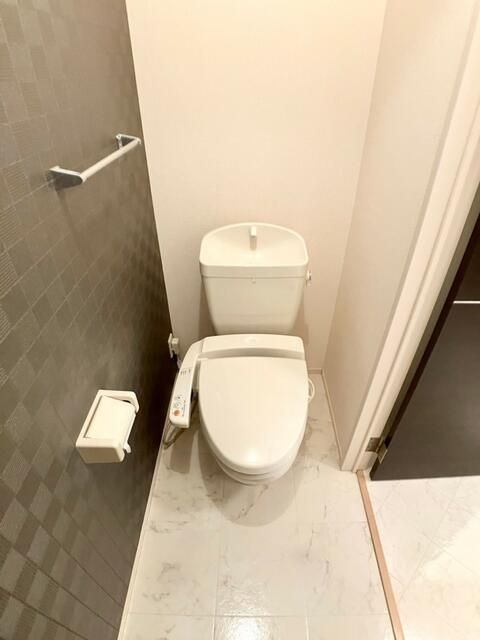 トイレ　写真は別の部屋のものです。