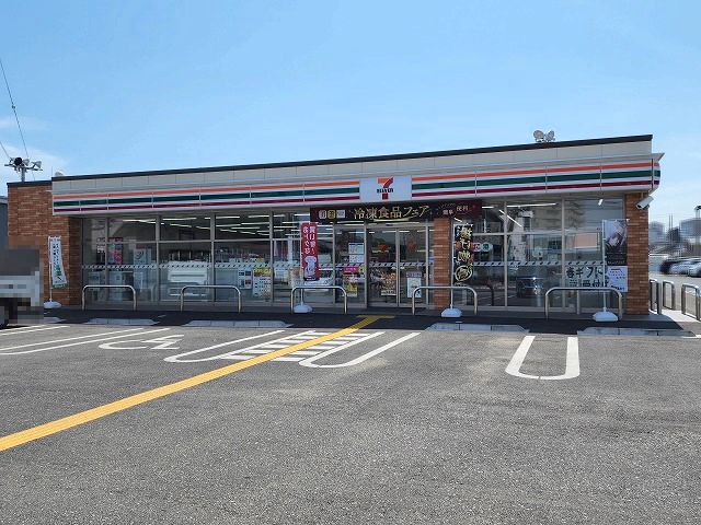 コンビニ　セブンイレブン高知高須2丁目店（コンビニ）まで75m