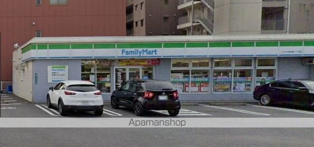 コンビニ　ファミリーマート（コンビニ）まで1576m