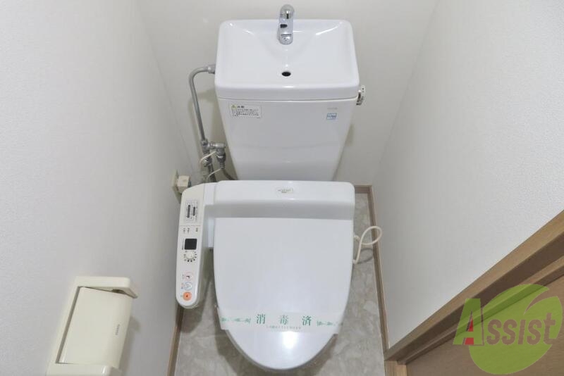 トイレ　トイレはウォッシュレット付きで嬉しいですね。