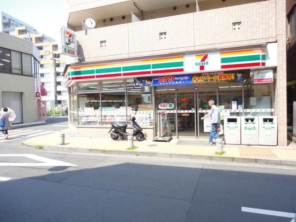 コンビニ　セブン（コンビニ）まで50m