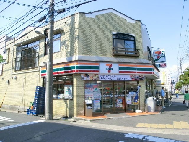 コンビニ　セブンイレブン（コンビニ）まで429m