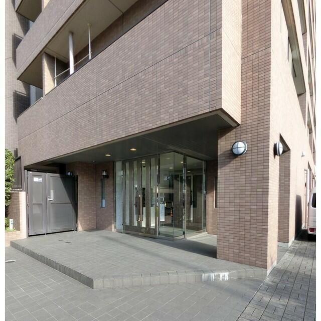 エントランス　清潔なエントランスです