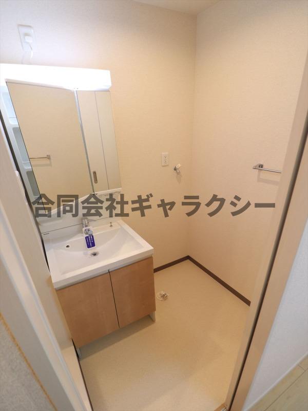洗面設備　独立洗面台・室内洗濯機置き場