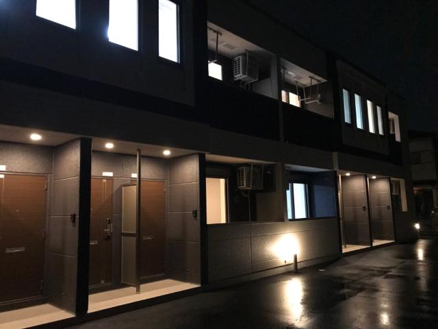 建物外観　外観写真（夜）