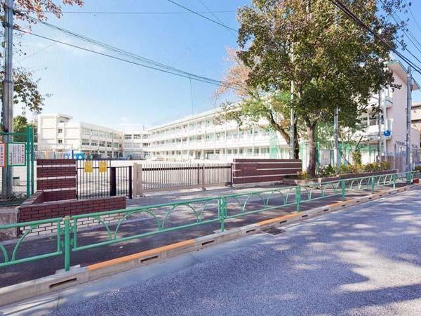 小学校　世田谷区立赤堤小学校（小学校）まで1078m