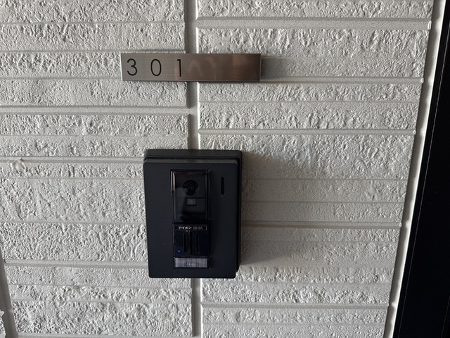玄関　インターホン