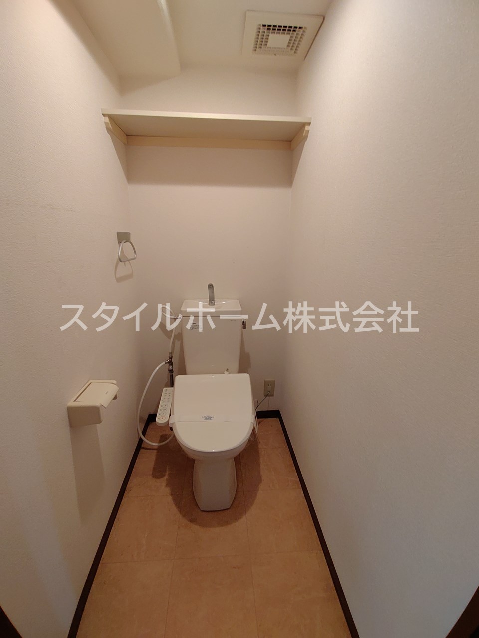 トイレ　別部屋写真です。
