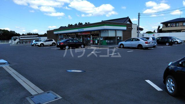 コンビニ　ファミリーマート 水戸千波町西店（コンビニ）まで821m