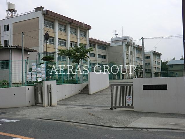中学校　川崎市立犬蔵中学校（中学校）まで866m