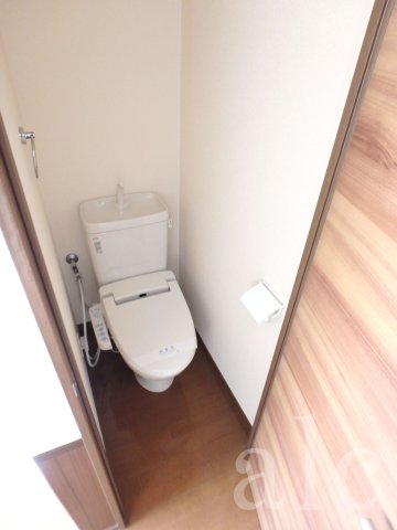 トイレ　落ち着いたトイレです。同シリーズ仕様