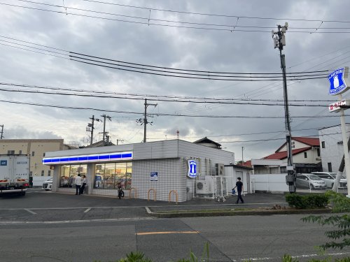 コンビニ　ローソン岸和田中井町店（コンビニ）まで634m