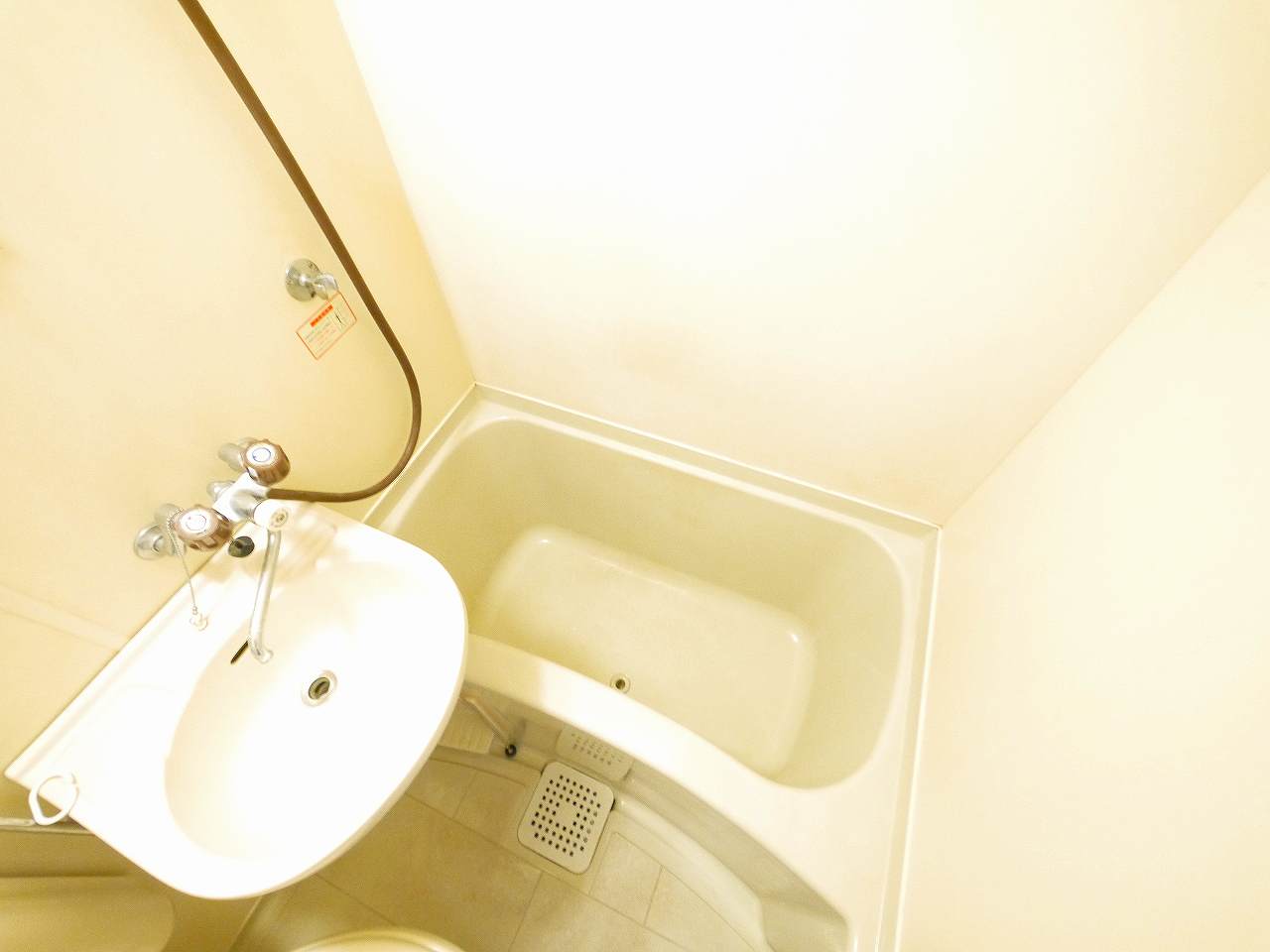 その他設備　お風呂に洗面台がついてます。