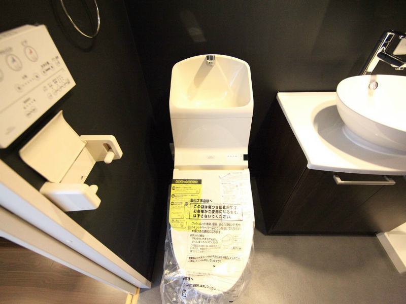 トイレ　温水洗浄暖房便座付トイレ