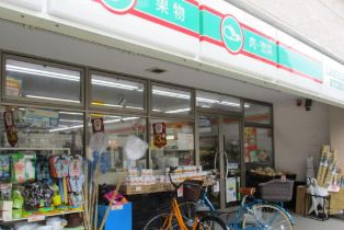 コンビニ　ローソンストア100東駒形2丁目店（コンビニ）まで439m