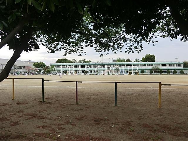 小学校　所沢市立明峰小学校（小学校）まで663m