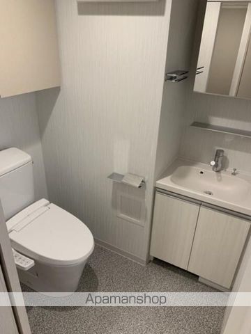 都営三田線 志村三丁目駅 徒歩8分 5階建 築8年のトイレ写真