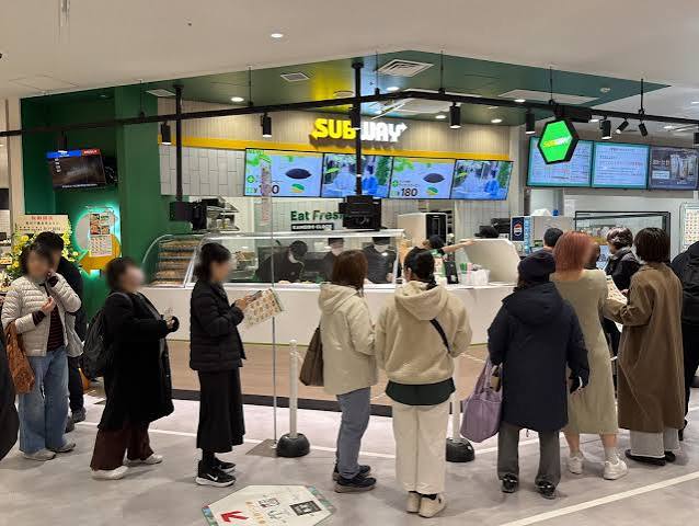 飲食店　サブウェイカメイドクロック店（飲食店）まで249m