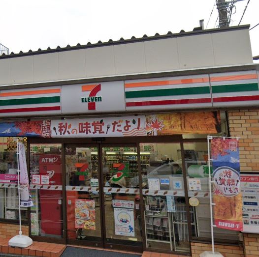 コンビニ　セブンイレブン 新宿神楽坂駅西店（コンビニ）まで246m
