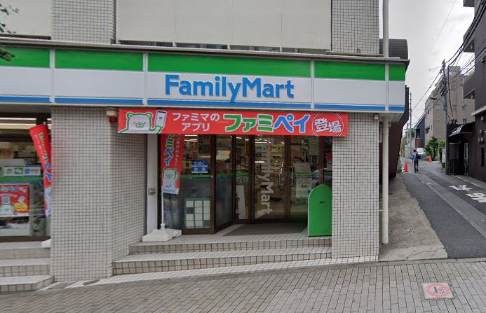 コンビニ　ファミリーマート 新宿天神町店（コンビニ）まで243m