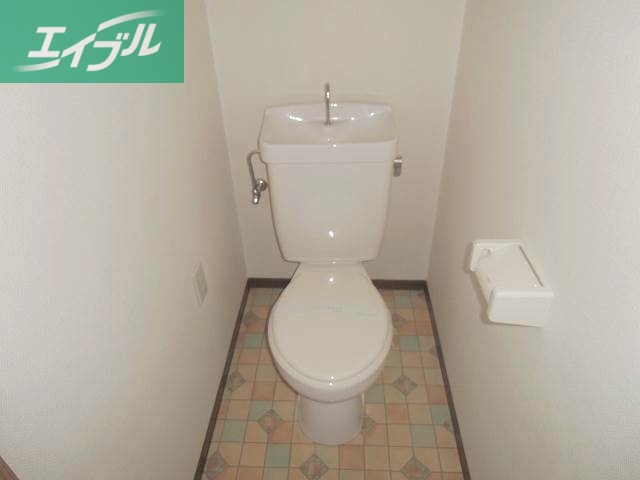 トイレ　写真は違うお部屋になります