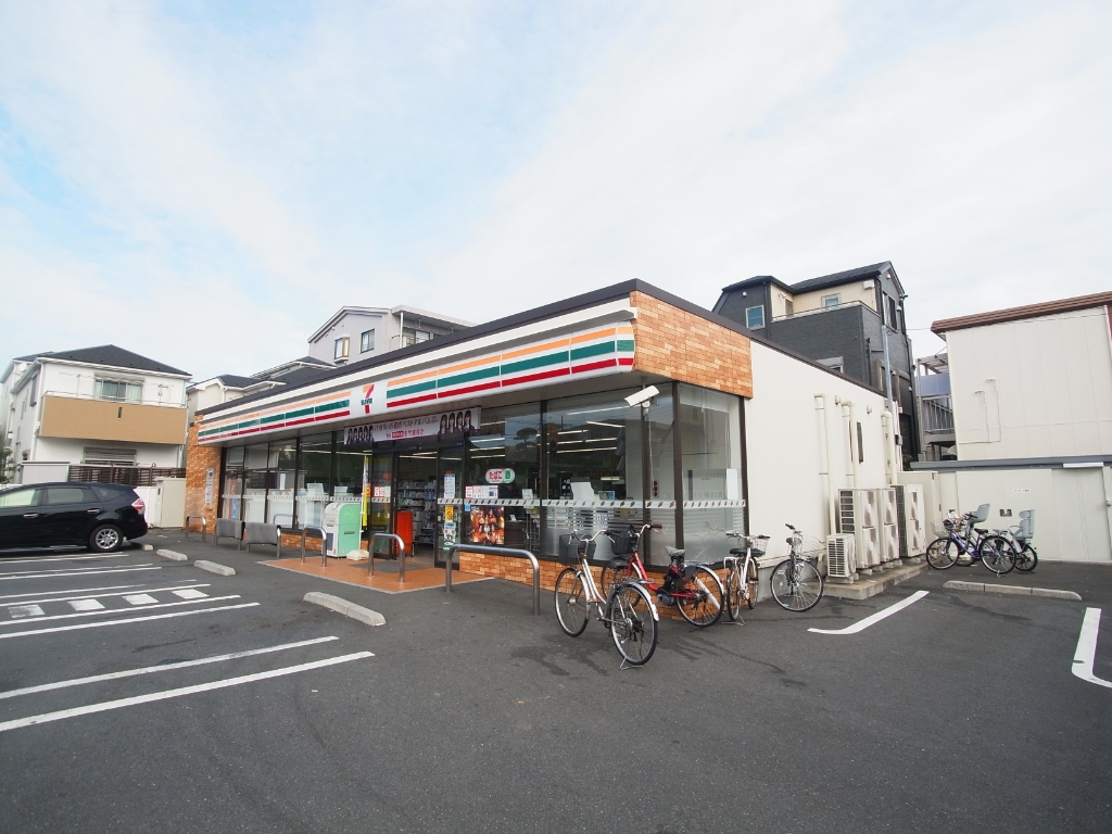 コンビニ　セブンイレブン 葛飾西亀有3丁目店（コンビニ）まで310m