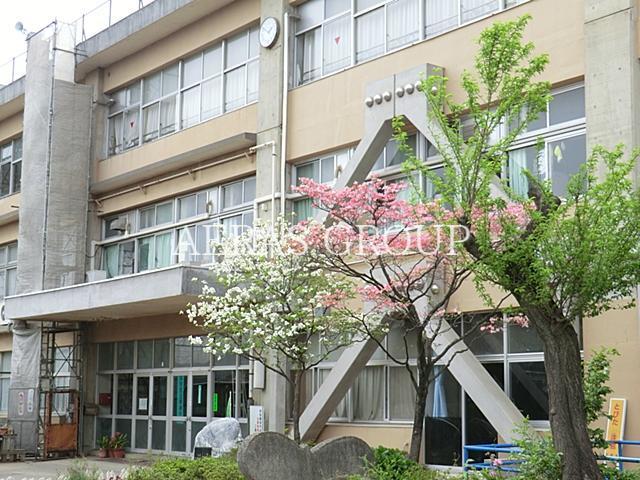 中学校　日野市立七生中学校（中学校）まで640m