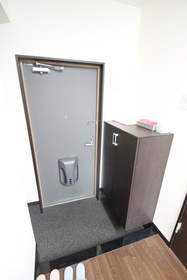 玄関　※別部屋の写真です