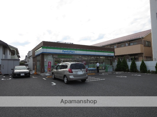 コンビニ　ファミリーマート東葛西三丁目店（コンビニ）まで568m