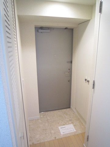玄関　現在シューズボックス