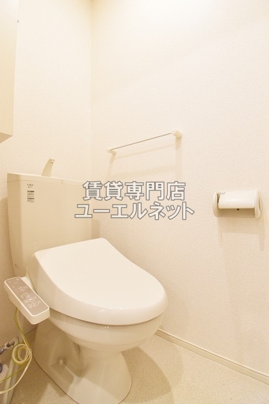 トイレ　温水洗浄便座付き