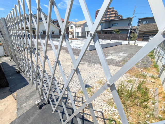 駐車場　建築中