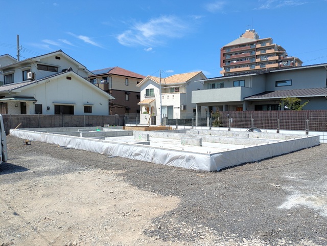 建物外観　建築中