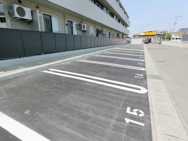 駐車場　駐車場