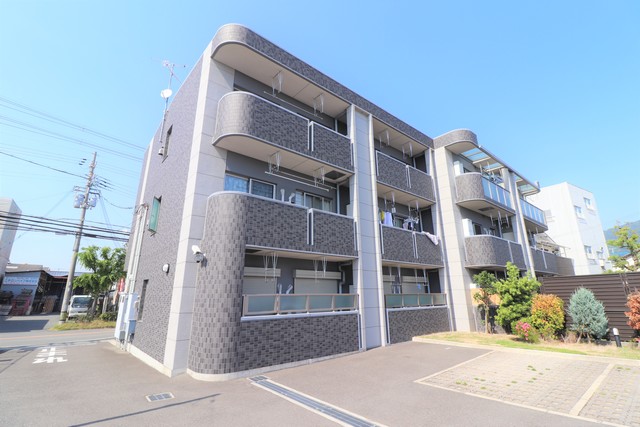 建物外観　メゾンドボヌール上尾