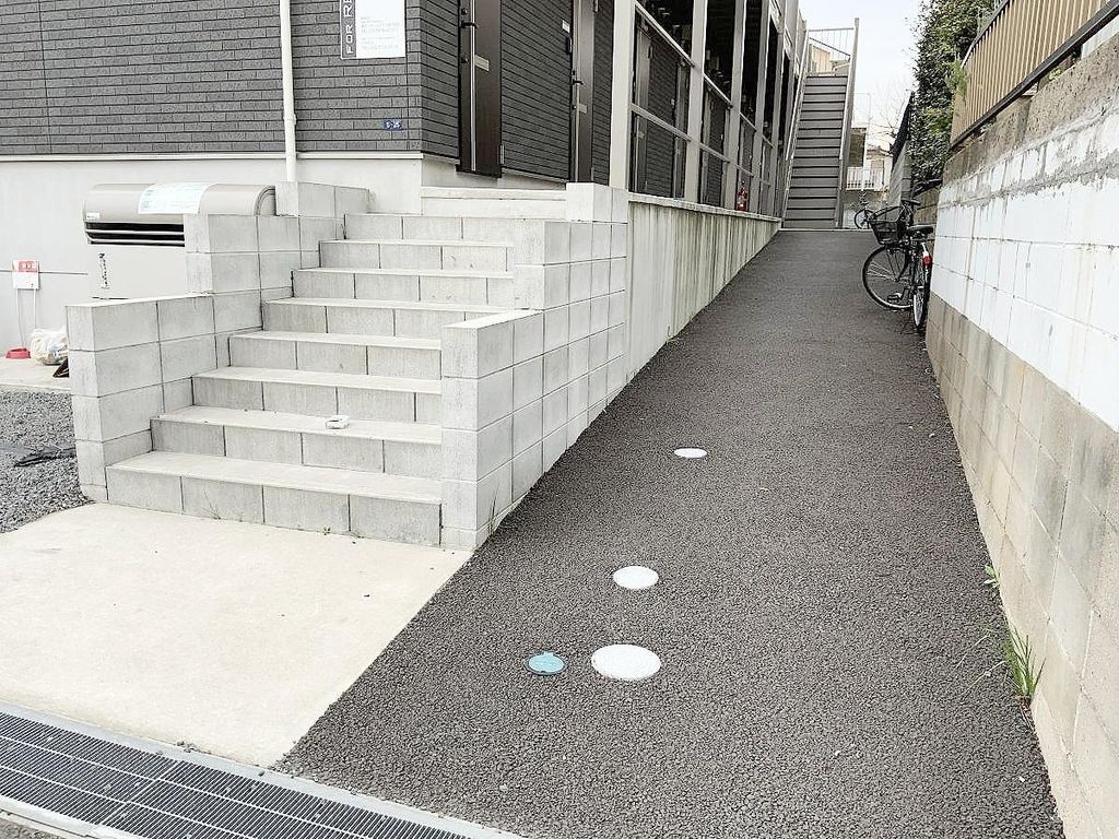 エントランス　駐車場