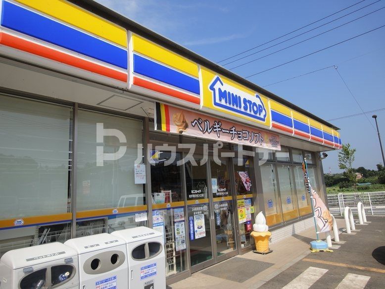 コンビニ　ミニストップ柏手賀の杜入口店（コンビニ）まで300m