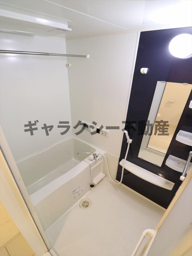 バス・シャワールーム　浴室乾燥機能つき